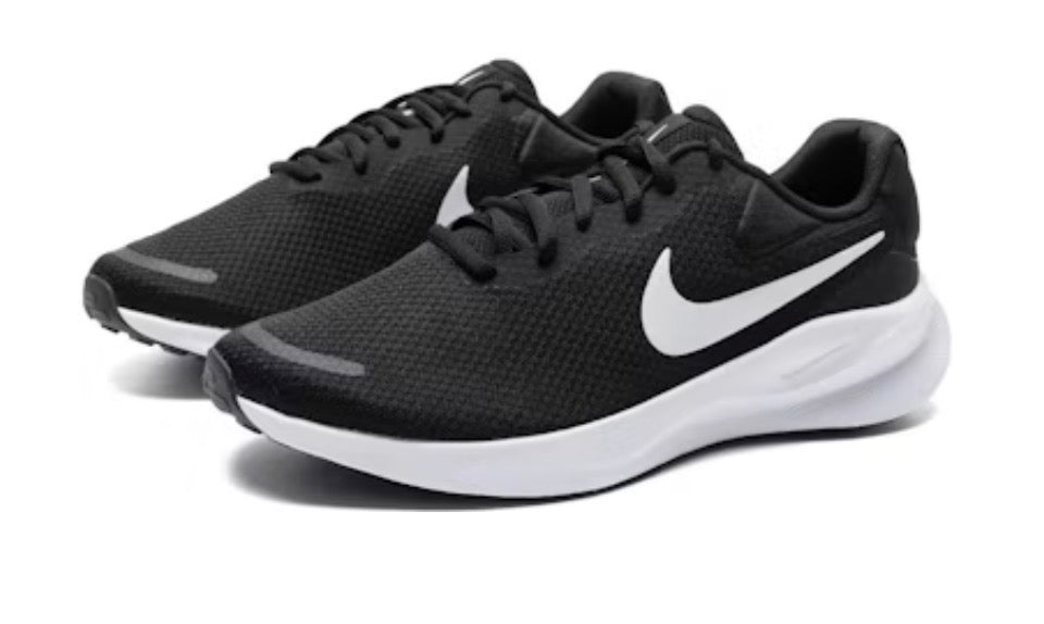 Nike Revolution 7 ‘Black White’