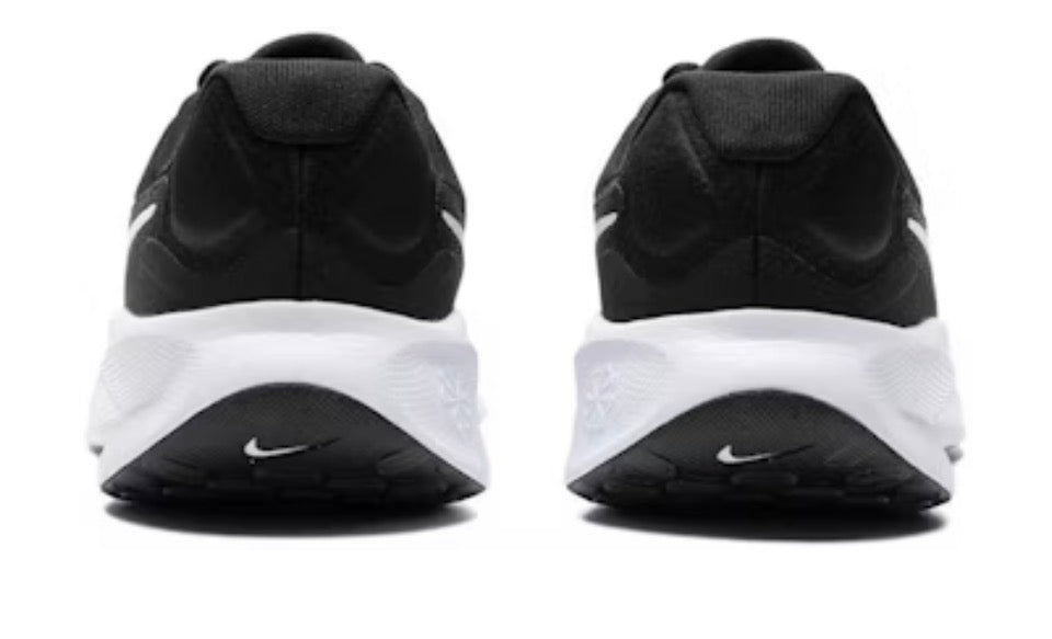 Nike Revolution 7 ‘Black White’