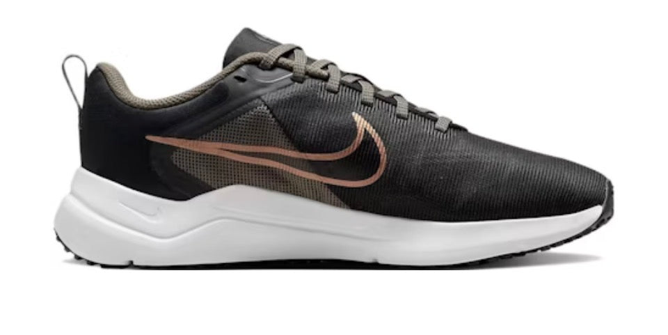 Nike Downshifter 12 ‘Dark Smoke Grey Metallic Copper’