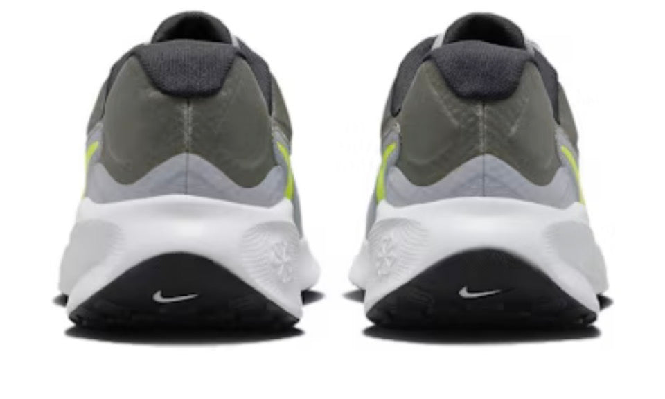 Nike Revolution 7 ‘Wolf Grey Voltage’