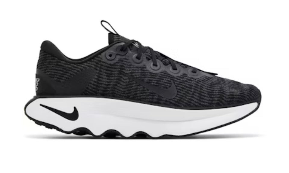 Nike Motiva ‘Black White’