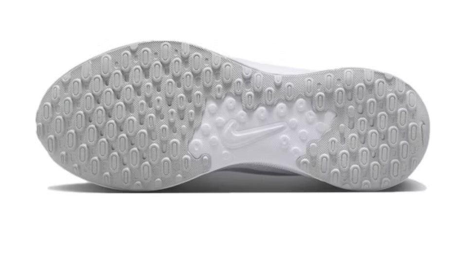 Nike Revolution 7 ‘Triple White’