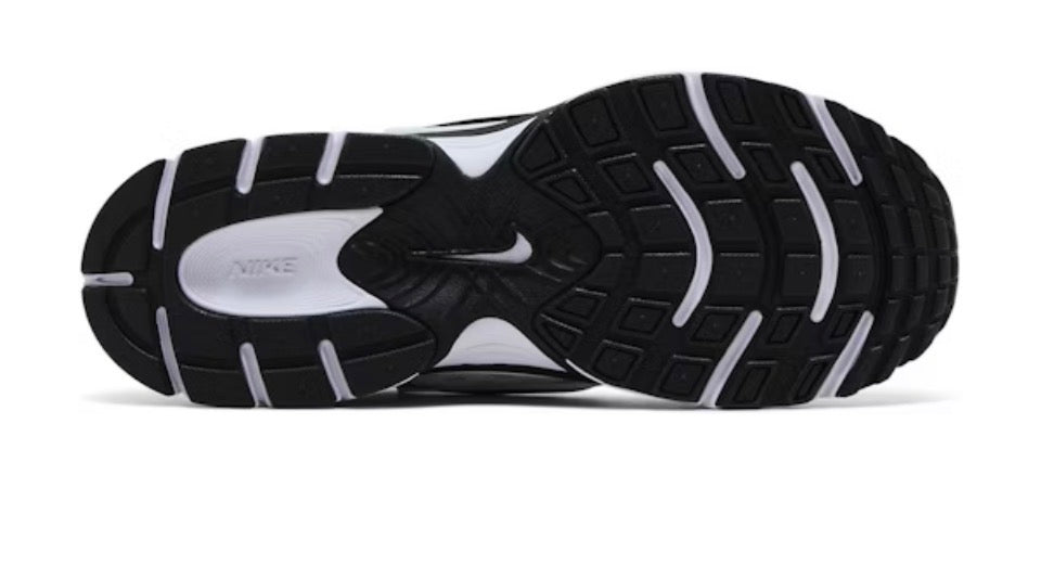 Nike V5 RNR ‘Metallic Silver’
