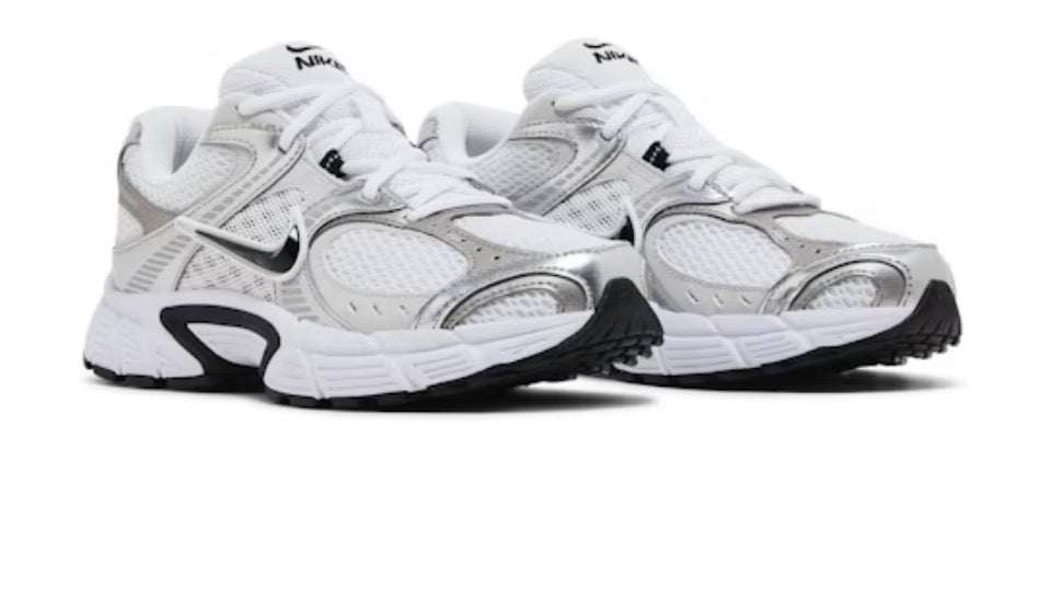 Nike V5 RNR ‘Metallic Silver’