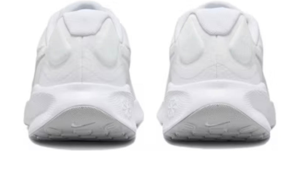 Nike Revolution 7 ‘Triple White’